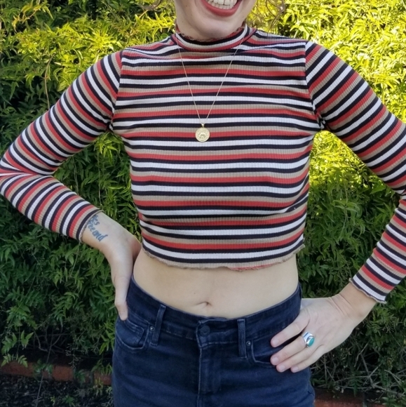 Tops - Unbranded | striped Y2K lettuce edge crop top